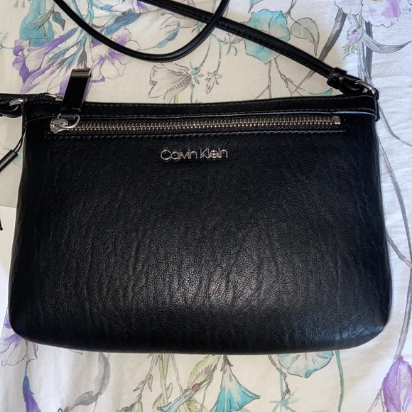 CAlVIN KLEIN BLACK CROSSBODY